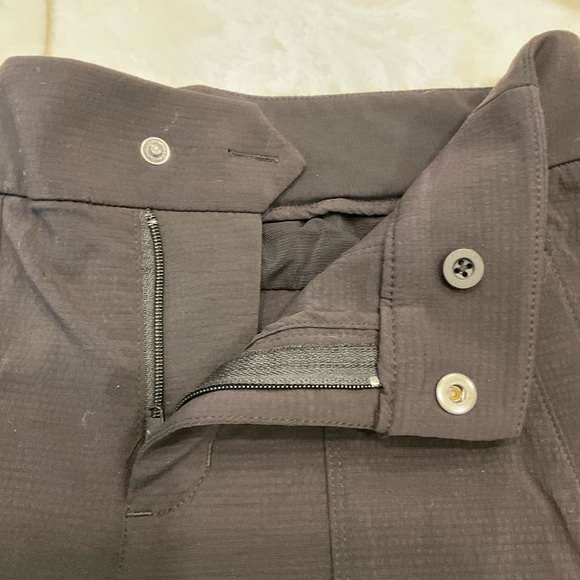 Athleta Trekkie Bermuda 2.0 Shorts Black Ripstop Stretch Athletic Hiking, Sz 2 - Picture 8 of 14